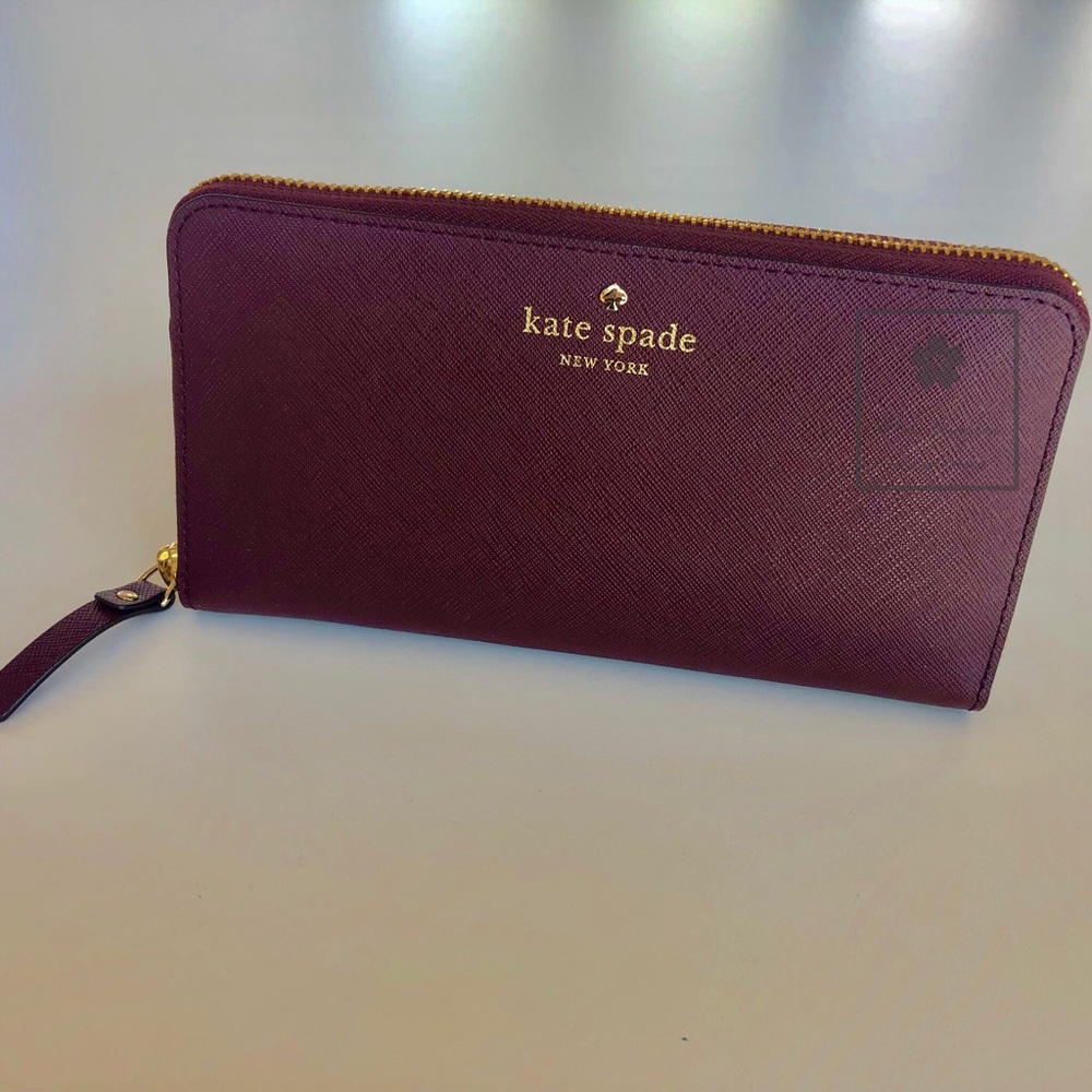 kate spade NY - Cedar Street Wallet - Mulled Wine